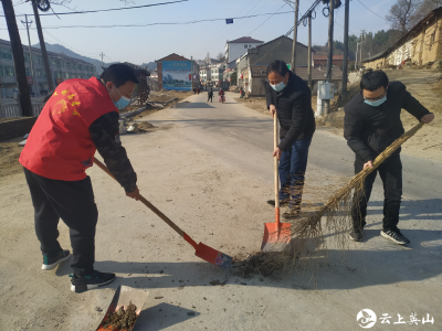 英山县陶家河乡开展集镇卫生大扫除活动