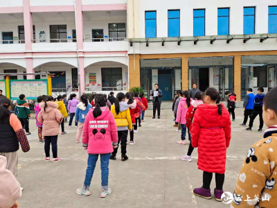 【快讯】英山南河镇麻元小学开展“知危险、会避险”交通安全主题教育活动