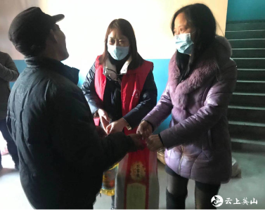 英山县残联走访慰问居家托养贫困残疾人