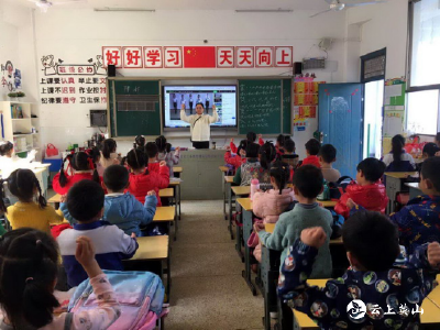 英山县实验小学特色大课间活动蓬勃开展