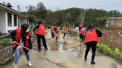 縣城鄉(xiāng)救助局志愿服務隊：弘揚雷鋒精神 關愛五保老人