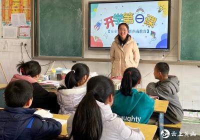 英山县杨柳中学：给力青年教师幸福成长 助推学校可持续性发展