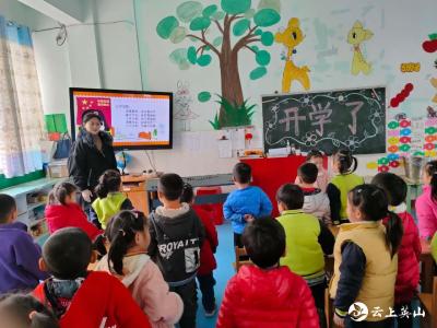 县直机关幼儿园开展学雷锋主题活动