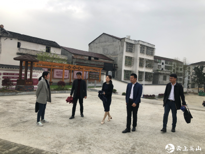 团县委到南河镇中心小学检查“中国青基会希望工程”项目建设工作