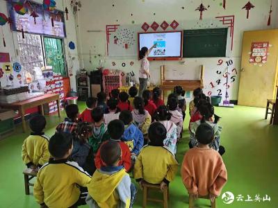 杨柳湾镇中心幼儿园开展安全教育宣传活动