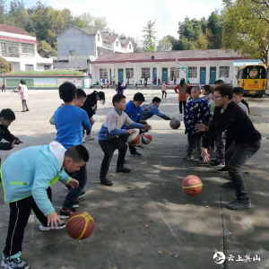 河南畈小学“活力校园”活动蓬勃开展