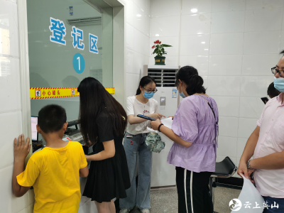 ​助力新冠疫苗接种   志愿服务温暖群众   