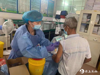  雷家店镇江家畈村因人制宜全力推进疫苗接种三日清零工作
