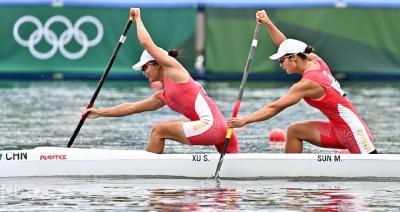 第37金！女子500米双人划艇夺冠央视新闻 
