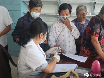 温泉镇2万群众接受基本公共卫生免费健康体检