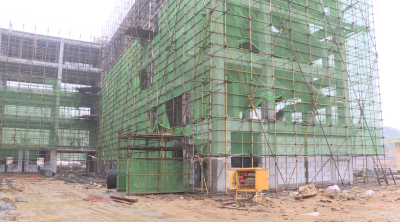 【大干一季度  勇夺开门红】我县新时代九龙学校建筑主体封顶