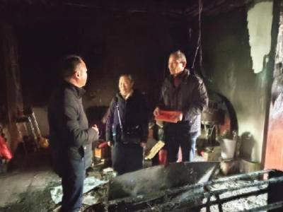  县机关事务服务中心爱心募捐暖人心