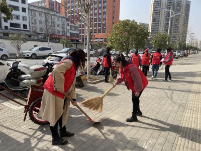 九昇城发集团开展“3·5”学雷锋志愿清扫活动