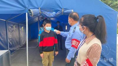 杨柳中学筑牢校园疫情防控安全屏障