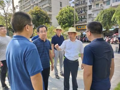 【快讯】郑光文调研指导沿河西路老旧小区改造项目建设
