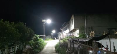 【美好环境与幸福生活共同缔造】50盏太阳能路灯照亮横山冲村民“回家路”