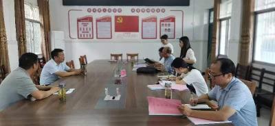 杨柳湾镇中心学校：开展教学检查  上好开学第一课