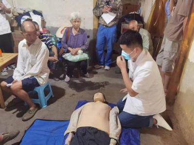孔家坊乡卫生院开展老年人免费健康体检和心肺复苏急救知识宣教活动