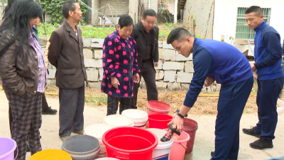 【抗旱保民生】应急送水  为民解忧