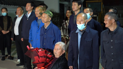 【认真学习贯彻党的二十大精神】党的二十大代表邹倩返岗 念党恩跟党走 做好人民的服务员 