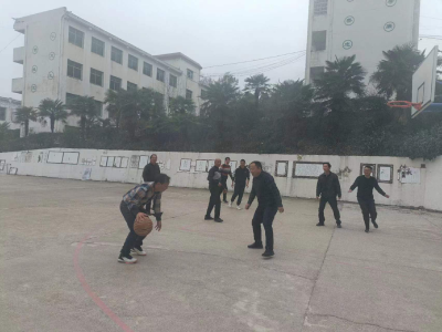 雷店中学：寒冬风凌冽 运动不停歇
