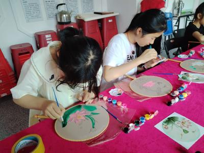 悦享传统文化 筑梦七彩童年