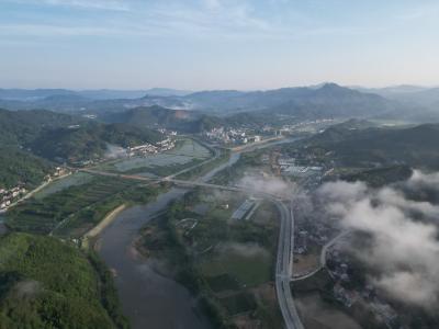【爱我三河·行摄英山】云雾山城