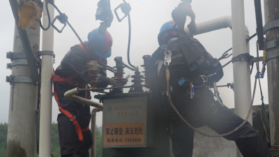 國網(wǎng)英山縣供電公司全力搶修保供電