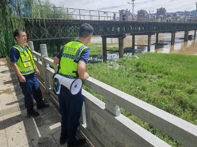 温泉镇：加强防溺水巡查宣传 筑牢暑期安全防线
