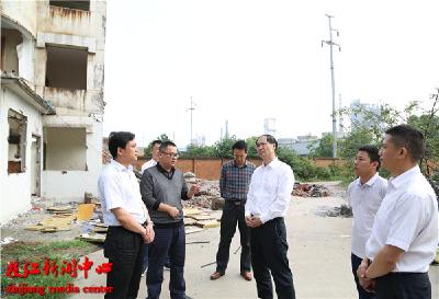 市委书记刘丰雷接访群众 听民声问民情解民忧