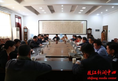 枝江市副市长苏才峰主持召开学生上下学交通安全座谈会 