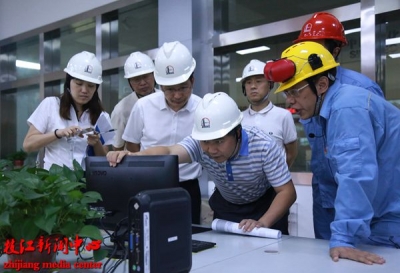 宜昌市人大常委会来我市检查《大气污染防治法》实施情况暨环保世纪行活动