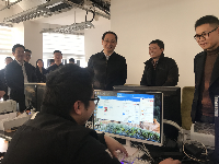 刘丰雷在电商产业园现场办公