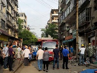 礼化路 马半路“顽疾”今晨开治