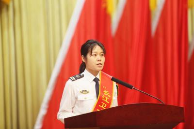 枝江市港航局干部张璐：致敬榜样 凝聚奋进力量