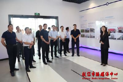 江苏综艺集团董事长昝圣达一行来我市考察调研