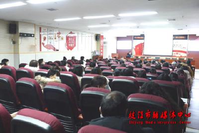 市委宣讲团在市人民医院、枝江酒业宣讲党的十九届五中全会精神