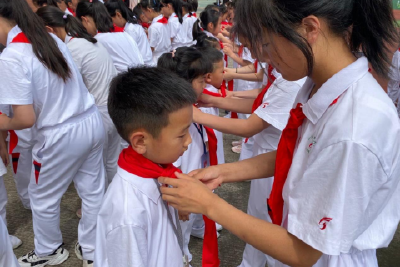 南岗路小学开展庆六一“红领巾心向党·争做党的红孩子”主题队日活动
