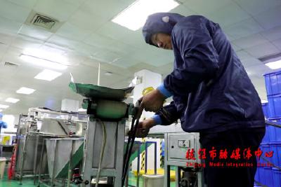 毛解新：一位“讲究”的机台维护员