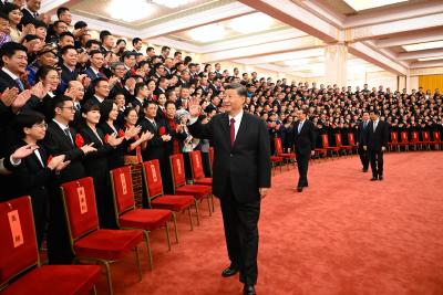 习近平会见全国“人民满意的公务员”和“人民满意的公务员集体”代表