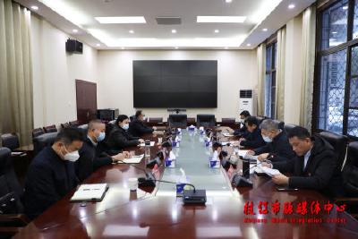 枝江市开展领导干部学习贯彻党的二十大精神分组研讨活动
