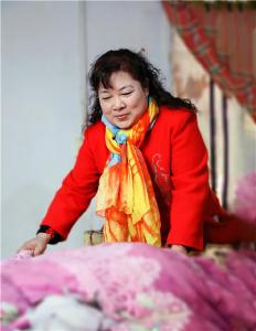 闪耀枝江身边人·中国好人事迹展播①  周元玉：背着他推着他，从青春执手到白头