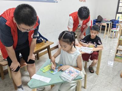 扫黄打非大冒险，暑托班里护童真