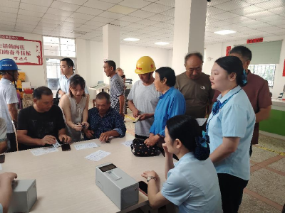 秦家塝村携手建行办卡 便捷发放柑桔补贴