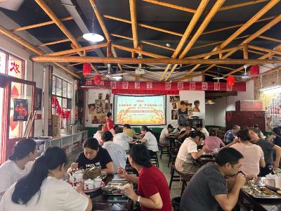 节约之风暖人心 小食堂书写文明大文章