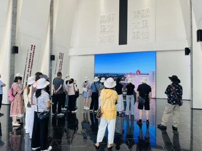 枝江市总工会组织49名一线职工走进武当山
