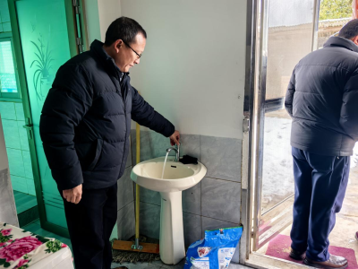 风雪中，他们的守护让水管“不冻心”