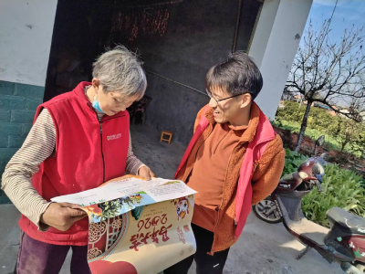 政策宣讲+年画送福 顾家店镇将温情带到冬日农家