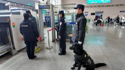 春运安保不松懈 枝江公安守护出行安全