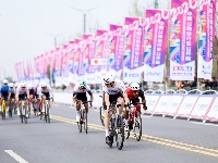 图集 | 2026中国公路自行车公开赛（湖北枝江站）开赛——风驰枝江·逐梦滨江